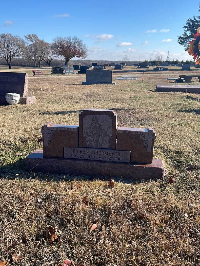 Eileen Obermeyer's grave. Photo 1