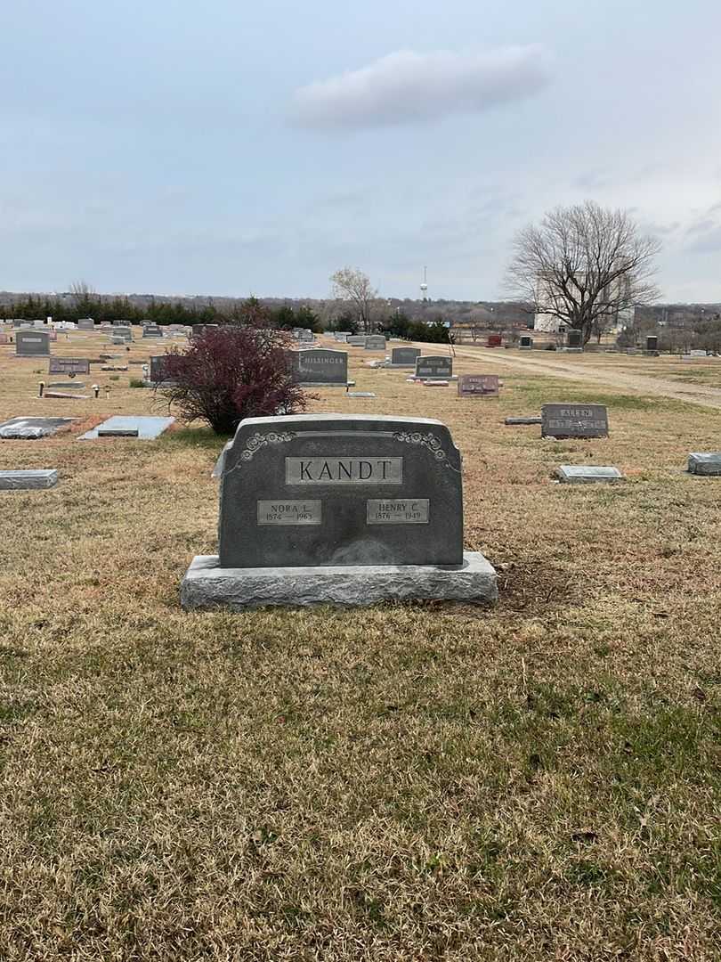 Henry C. Kandt's grave. Photo 2