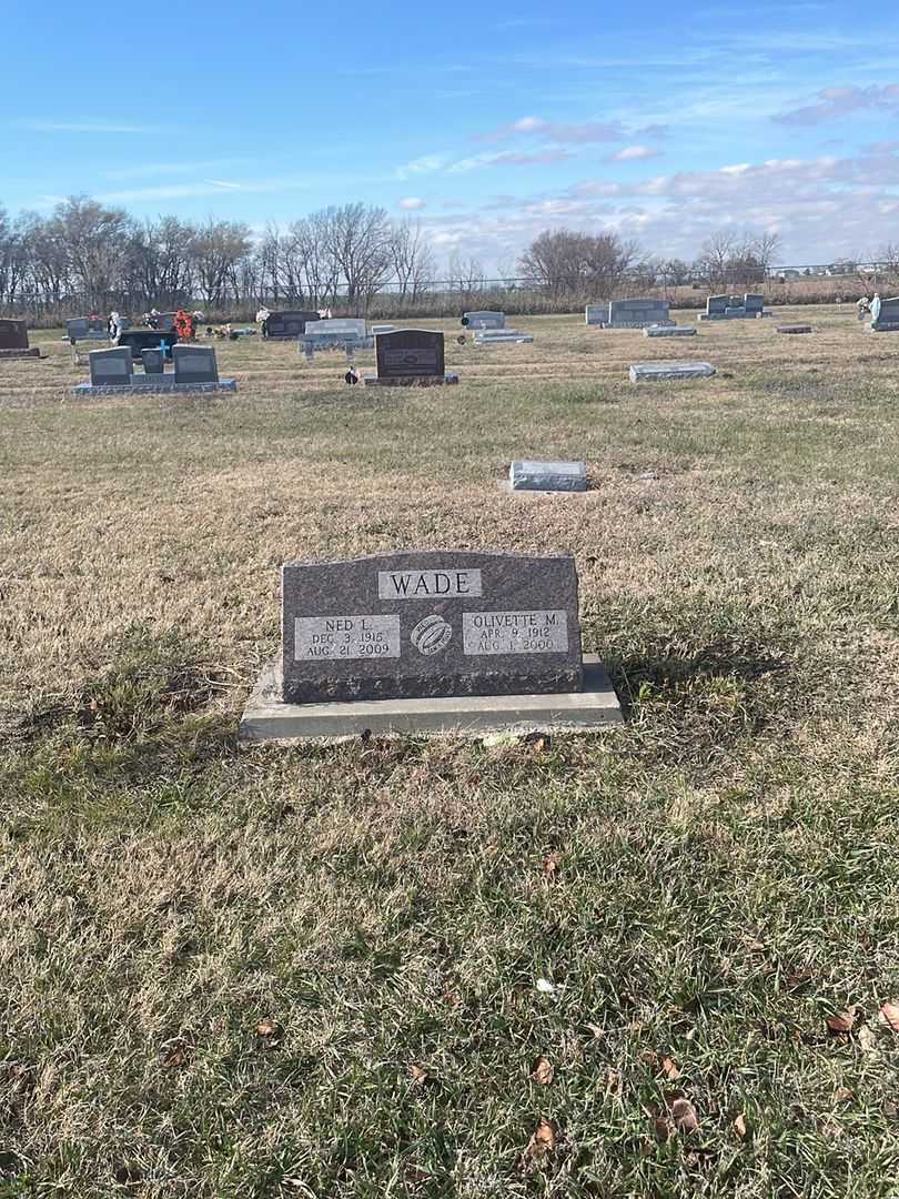 Olivette M. Wade's grave. Photo 2