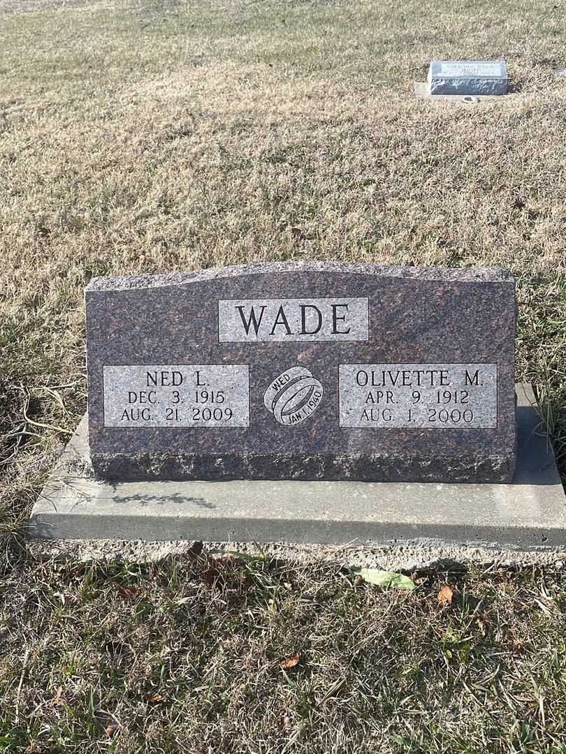 Olivette M. Wade's grave. Photo 1