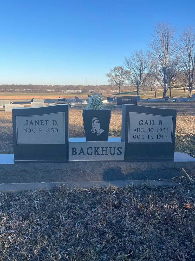 Gail R. Backhus's grave. Photo 1