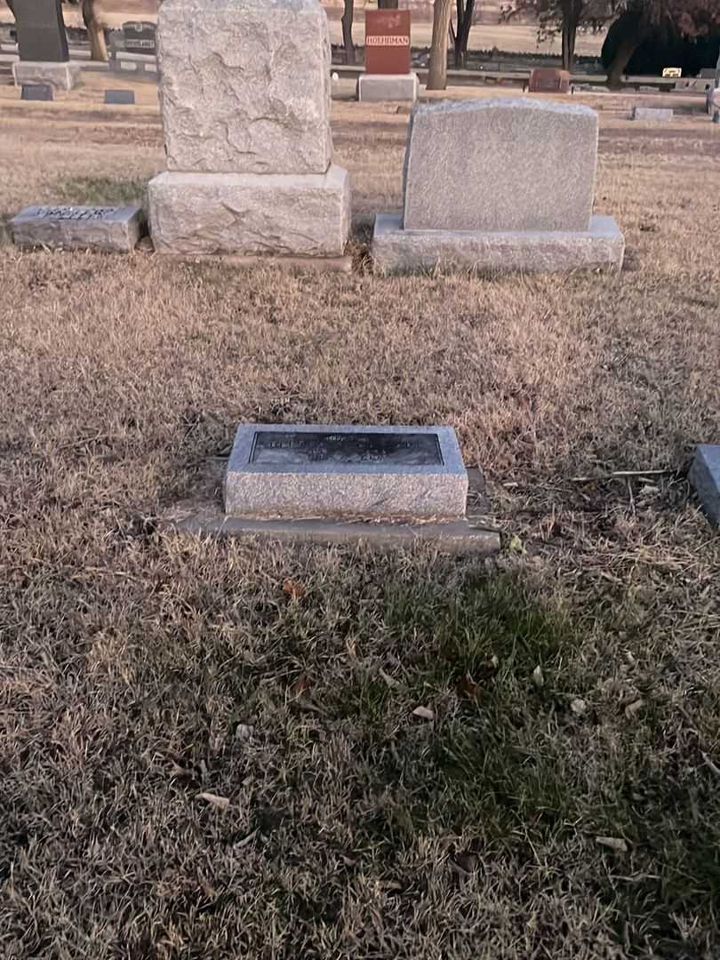 Electa Anne Caldwell's grave. Photo 2