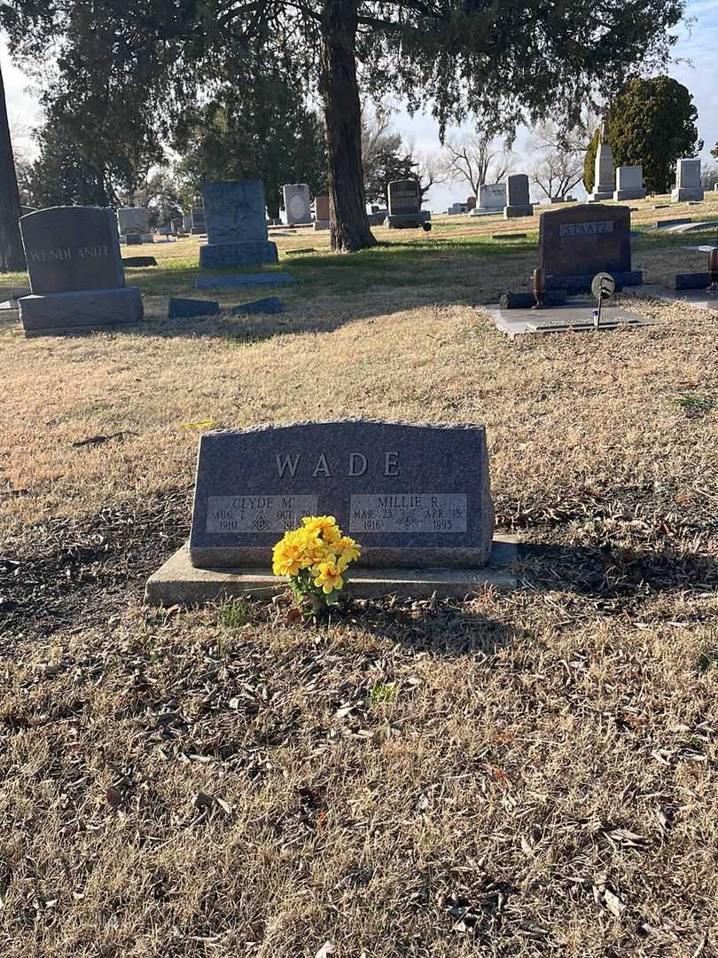 Millie R. Wade's grave. Photo 2