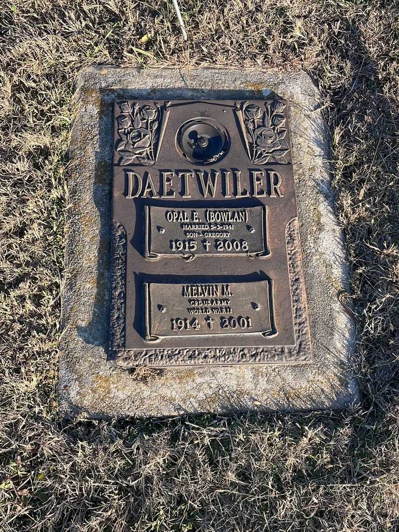 Melvin M. Daetwiler's grave. Photo 1