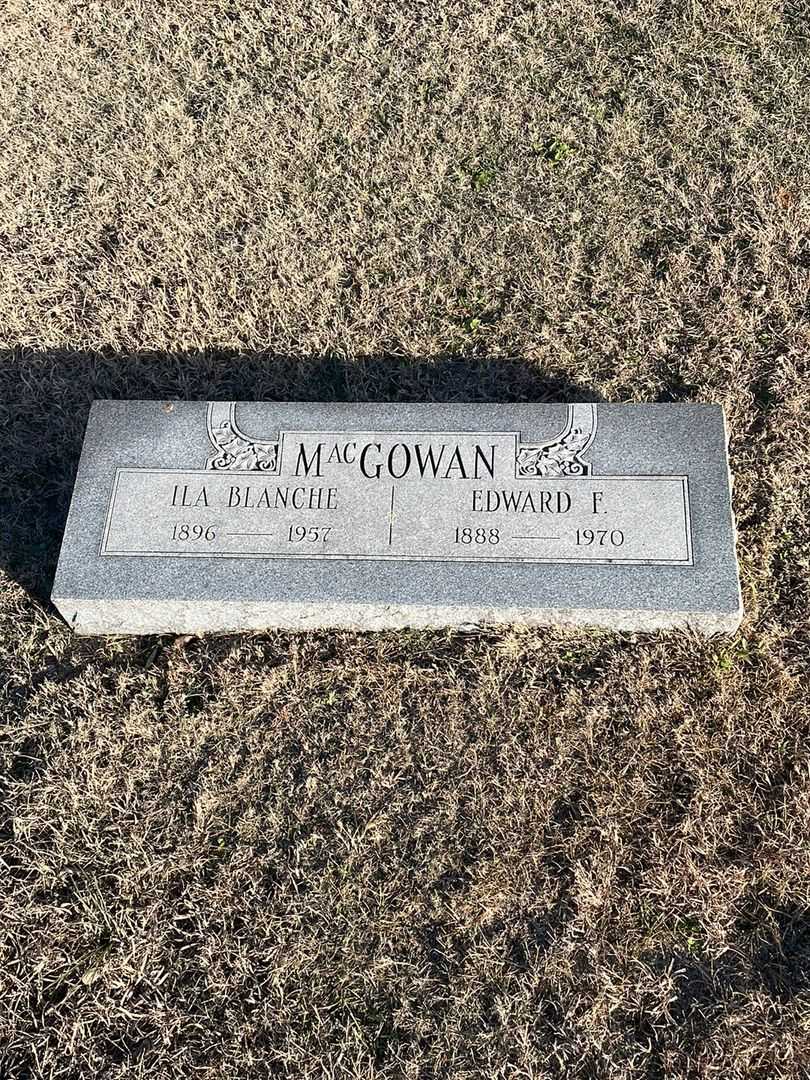 Ila Blanche MacGowan's grave. Photo 1