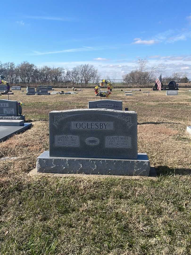 Zera A. Oglesby's grave. Photo 2