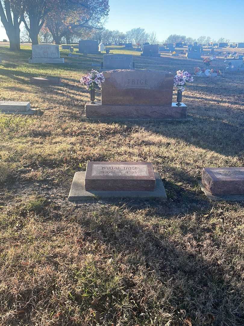 Harlan Tatge's grave. Photo 2