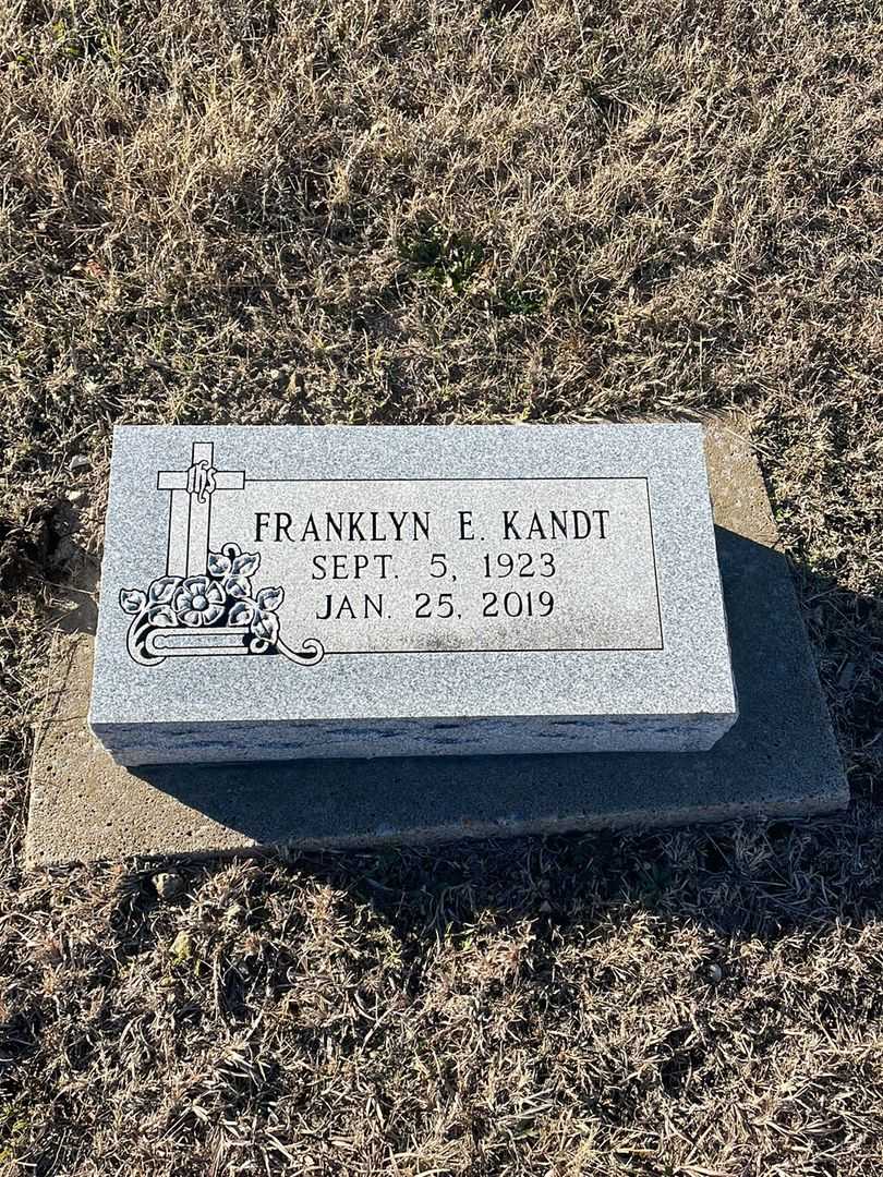 Franklyn E. Kandt's grave. Photo 3