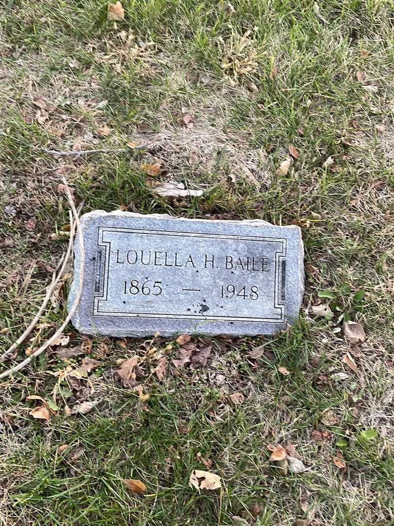 Louella H. Baile's grave. Photo 1