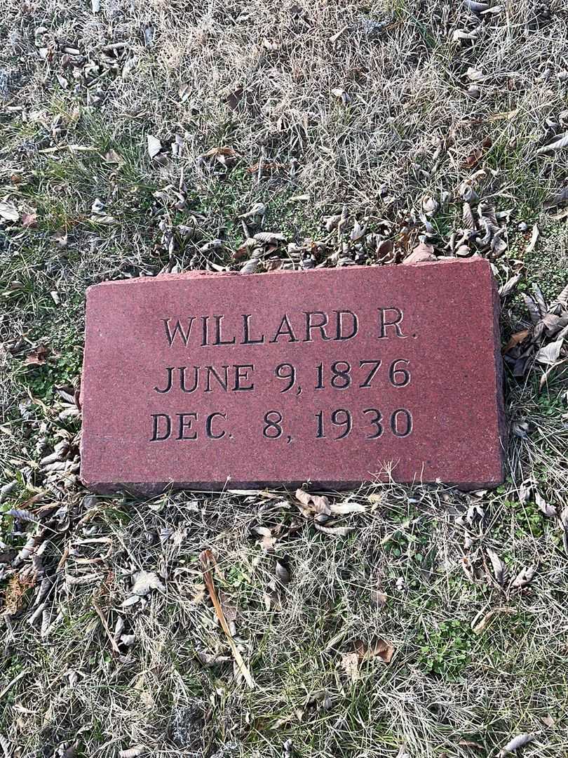 Willard R. Tasker's grave. Photo 3