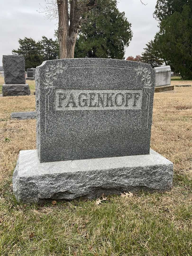 Albert C. Pagenkopf's grave. Photo 1