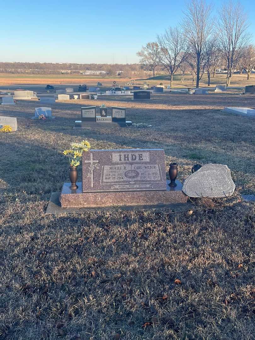 Carl Wilbur Ihde's grave. Photo 2