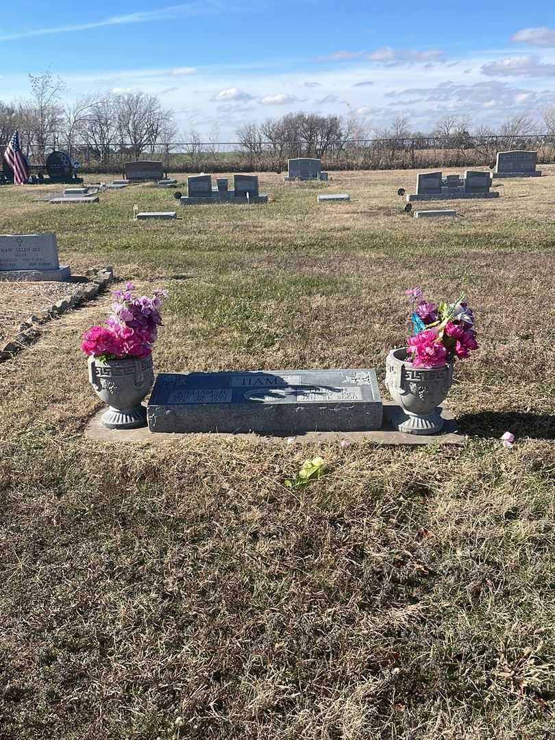 William B. Iiams's grave. Photo 2