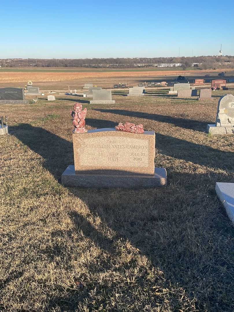Kathyleen "Babe" Yates Cameron's grave. Photo 2