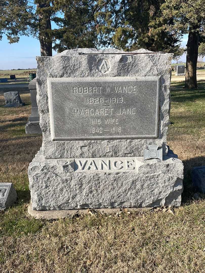 Robert W. Vance's grave. Photo 1