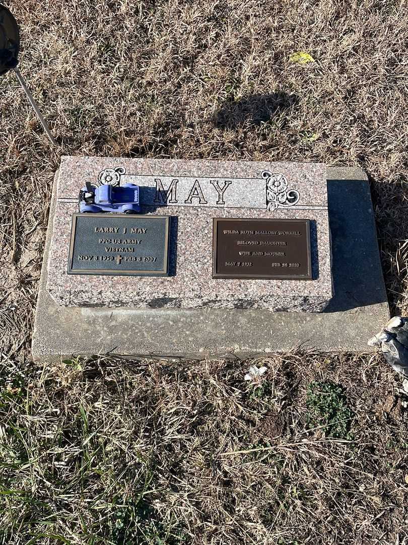 Wilda Ruth Mallory-Worrell May's grave. Photo 1