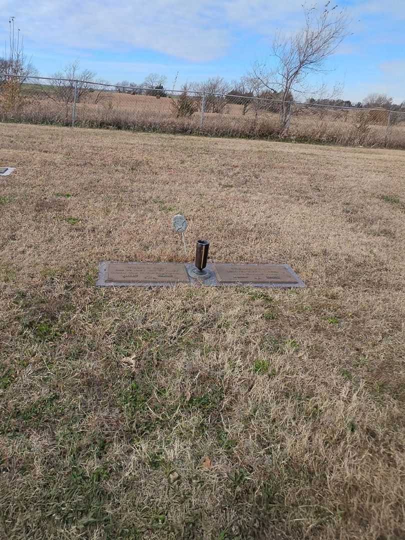 Thelma J. Cain's grave. Photo 2
