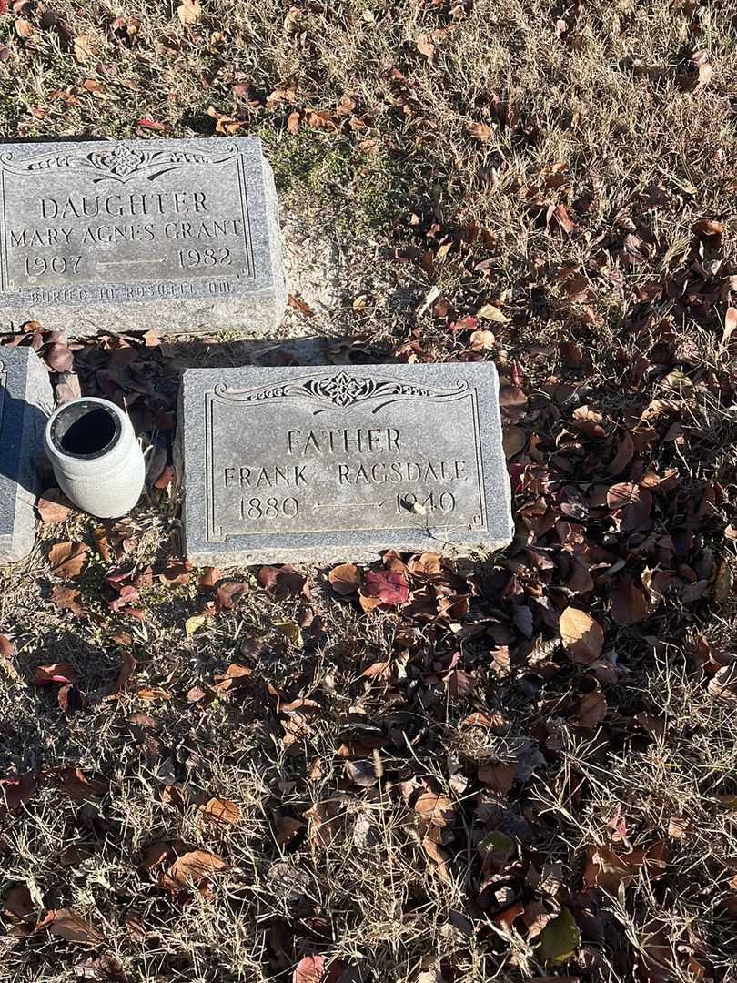 Frank Ragsdale's grave. Photo 1