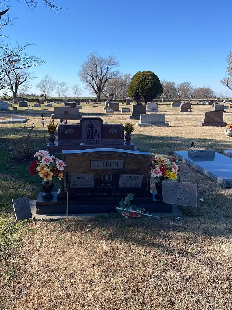 Robert E. Utech's grave. Photo 2