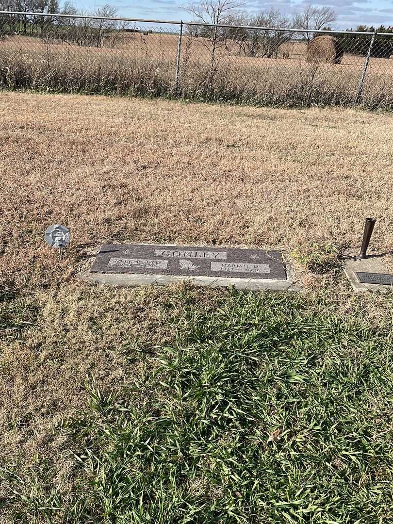 Neel L. DVM Conley's grave. Photo 2