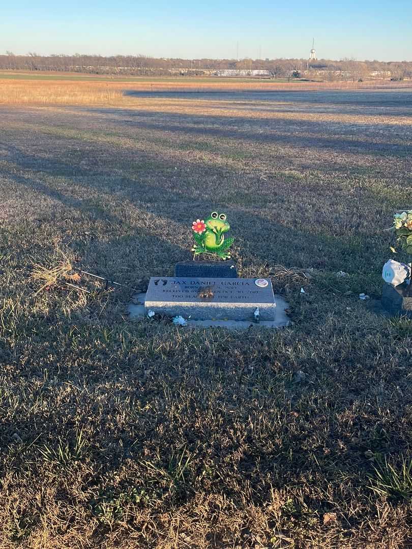 Jax Daniel Garcia's grave. Photo 2