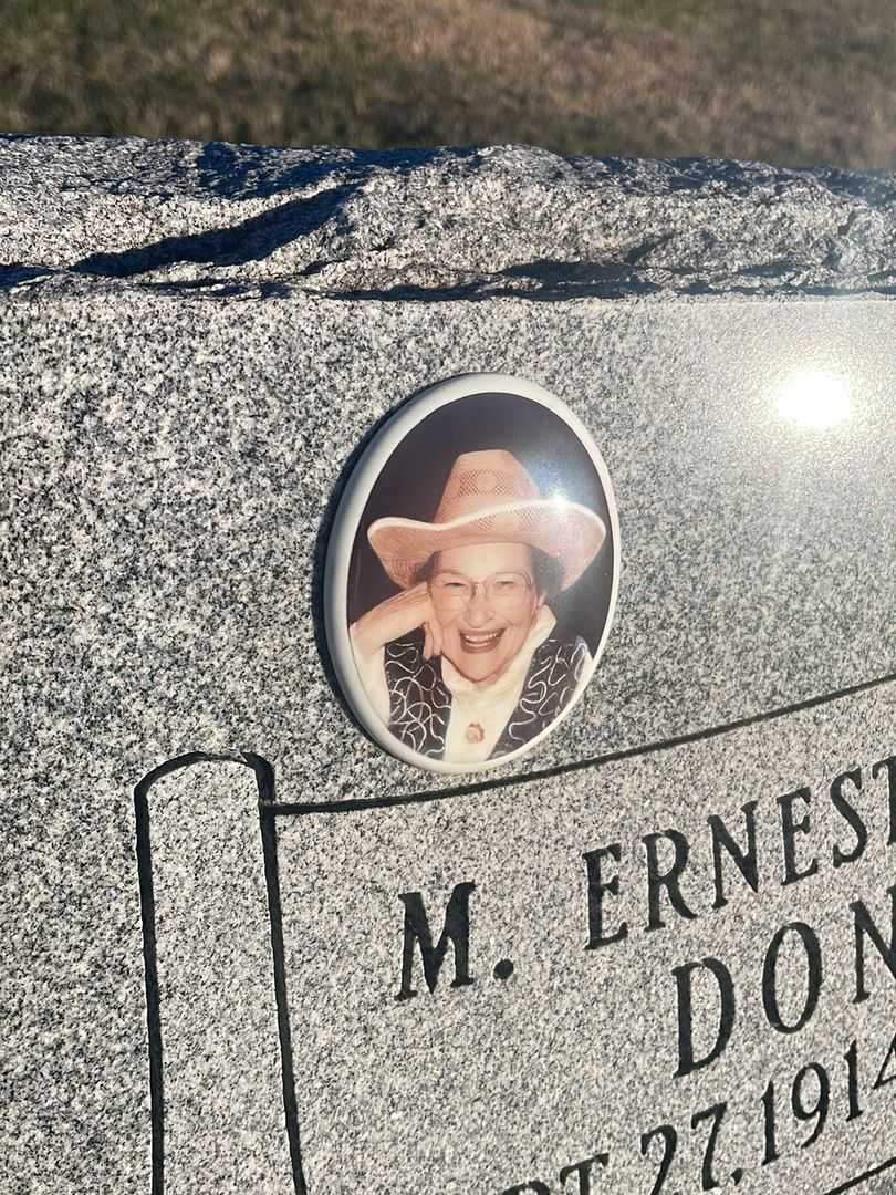 M. Ernestine Yancey Donahue's grave. Photo 3