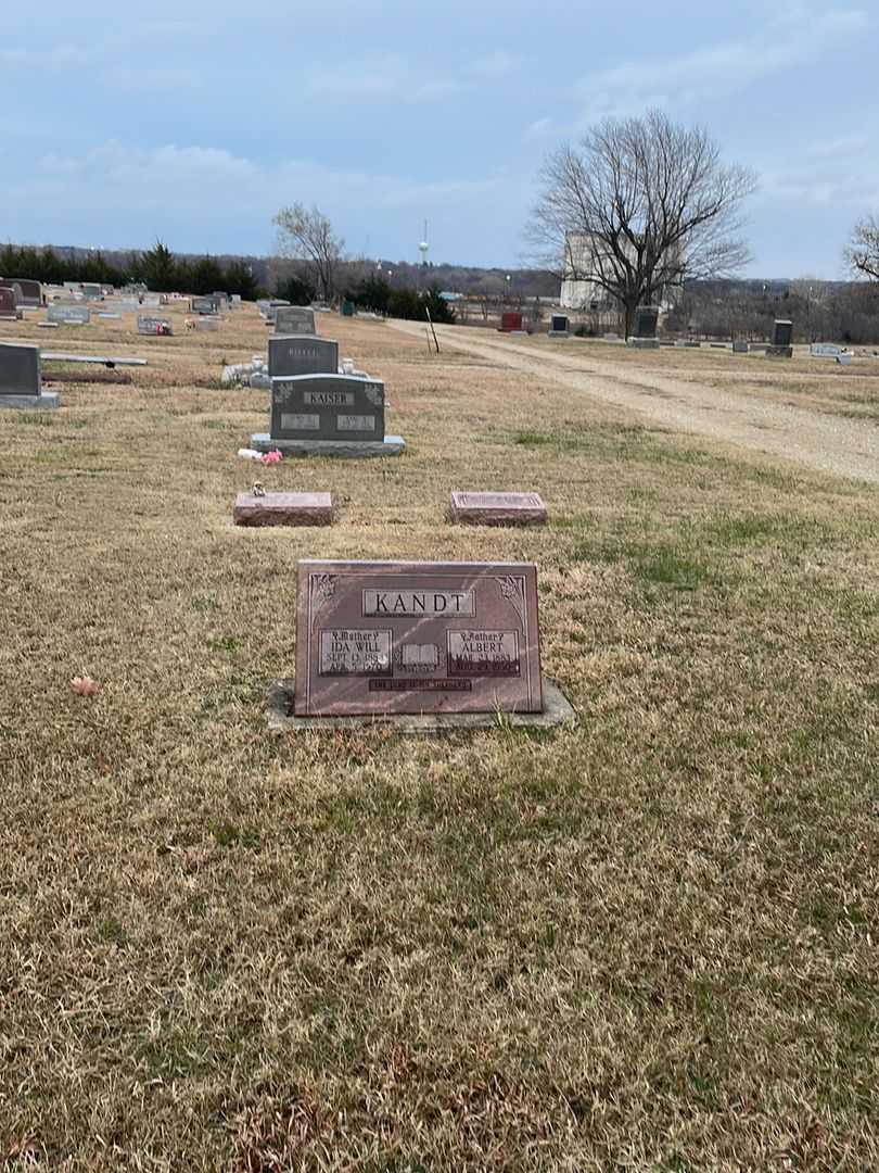 Albert Kandt's grave. Photo 2