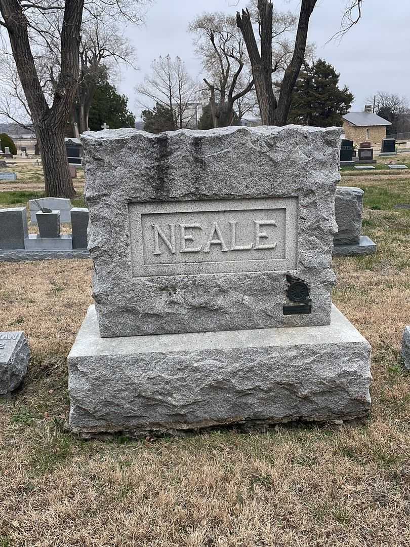 Newton Neale's grave. Photo 1