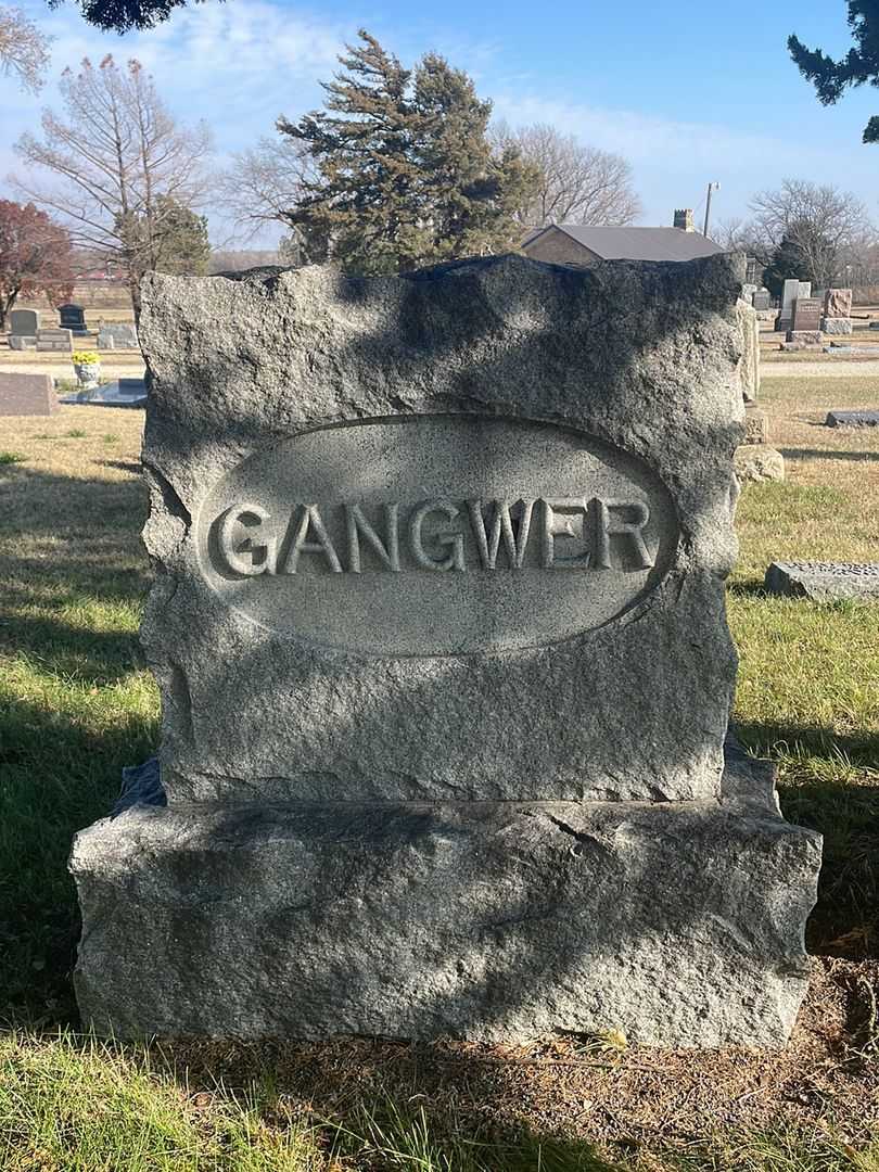 Mary E. Gangwer's grave. Photo 1