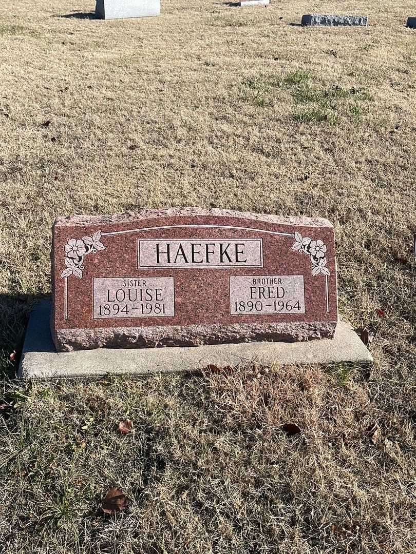 Fred Haefke's grave. Photo 1