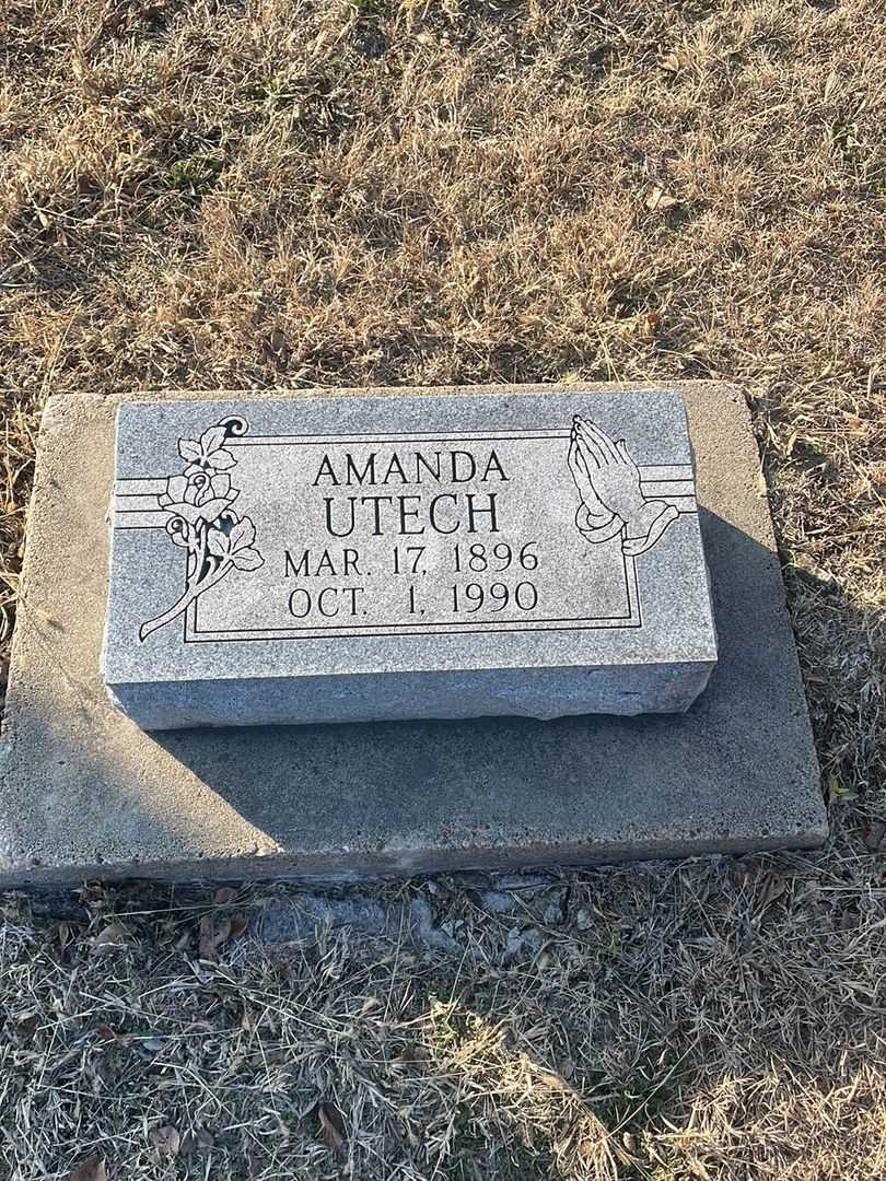 Amanda Utech's grave. Photo 3
