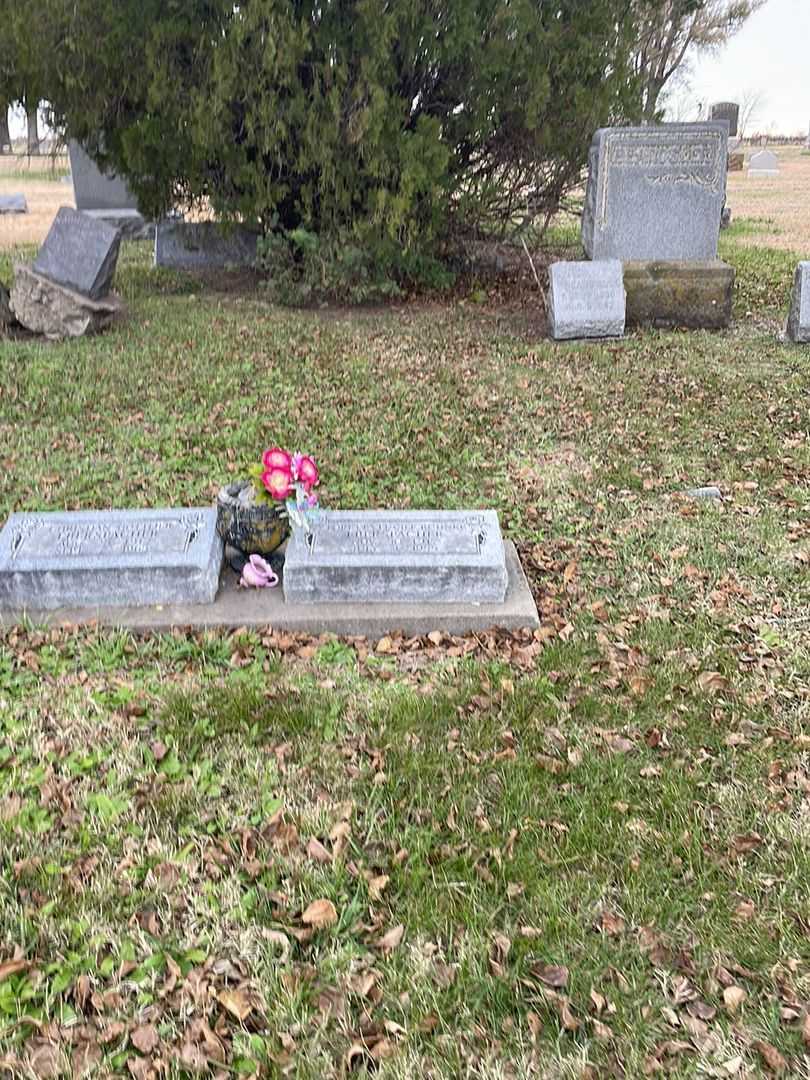Christian Gottlieb Eberspacher's grave. Photo 2