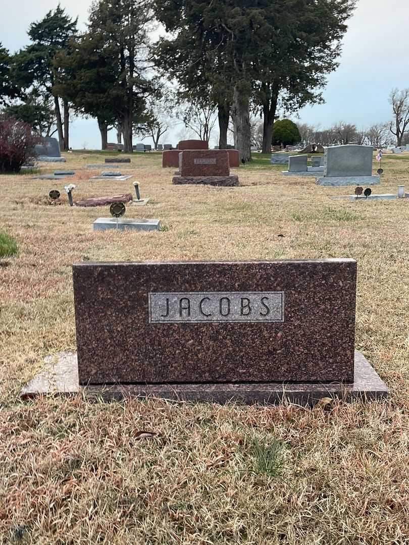 William E. Jacobs's grave. Photo 3