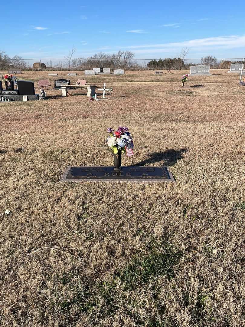 Dovie M. Walker's grave. Photo 2