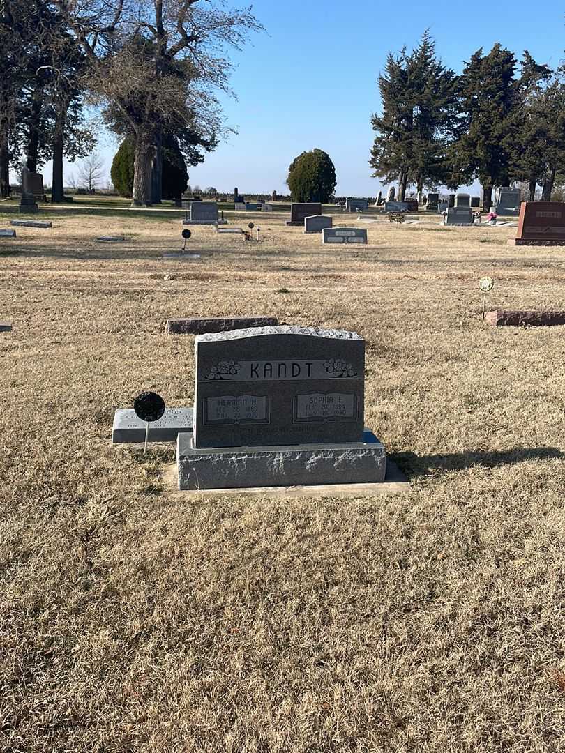 Herman H. Kandt's grave. Photo 2