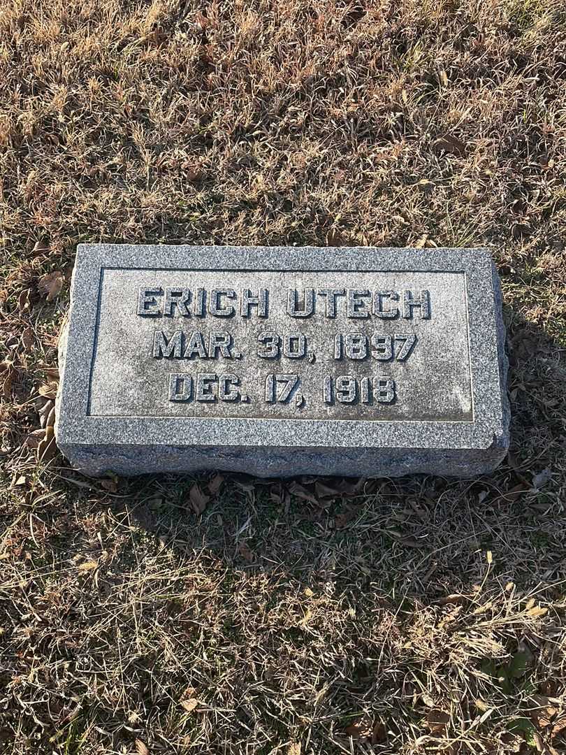 Erich Utech's grave. Photo 3