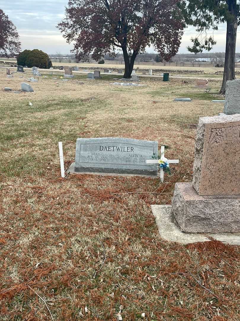 Leah G. Daetwiler's grave. Photo 2