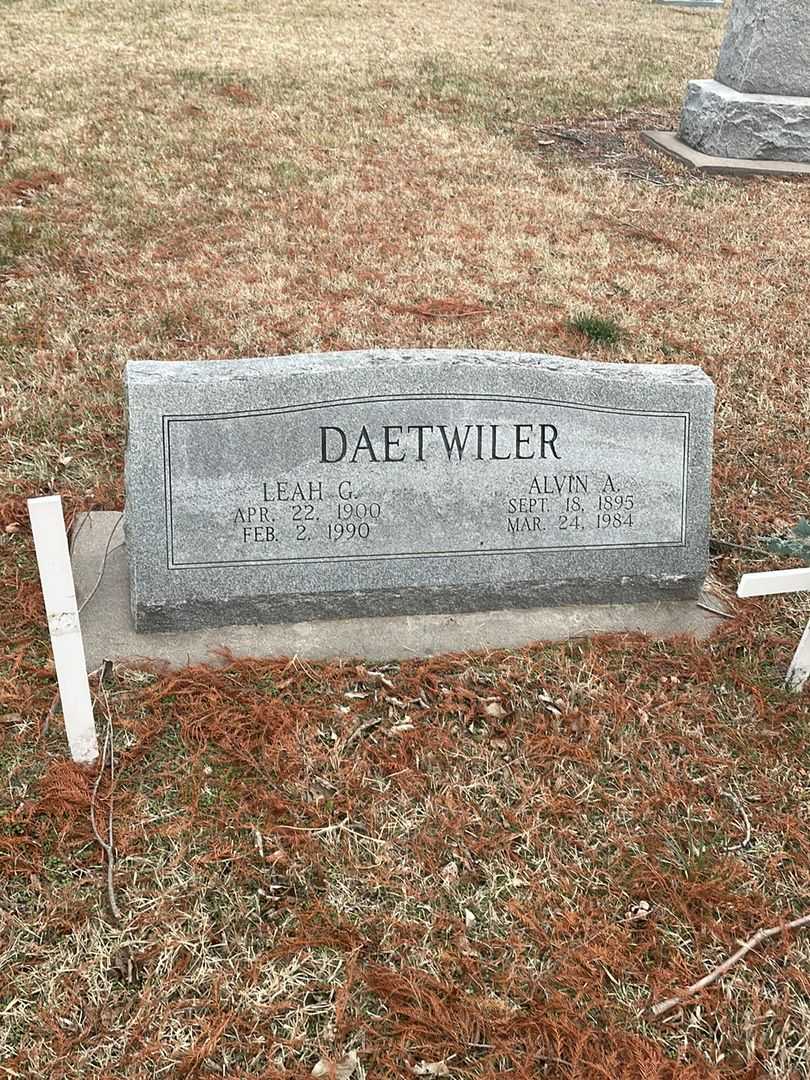 Leah G. Daetwiler's grave. Photo 1