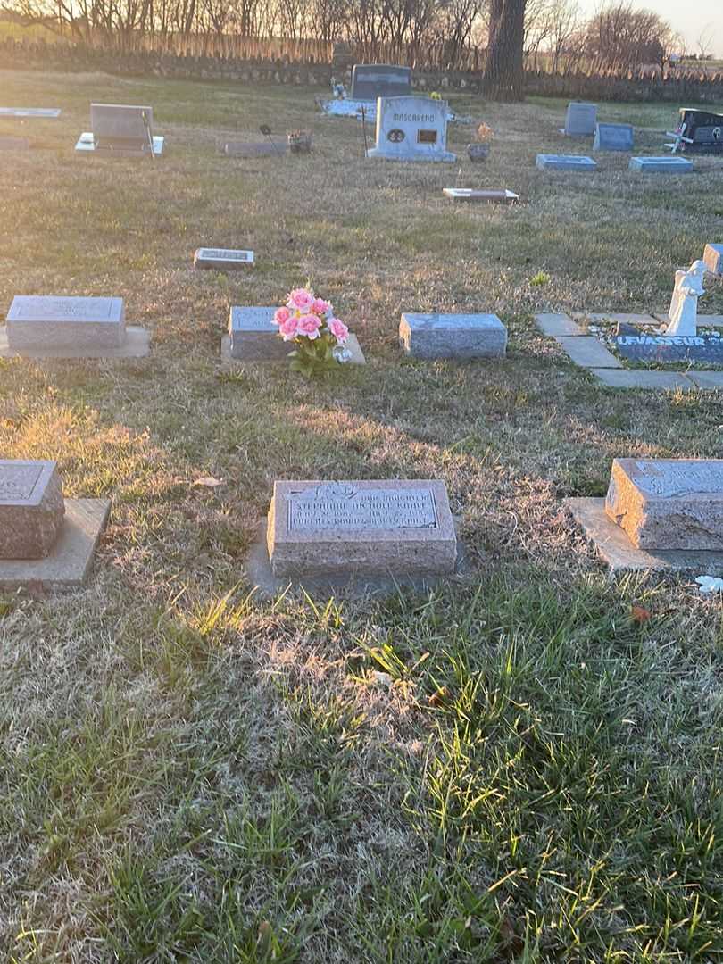 Stephanie Nichole Kahle's grave. Photo 2