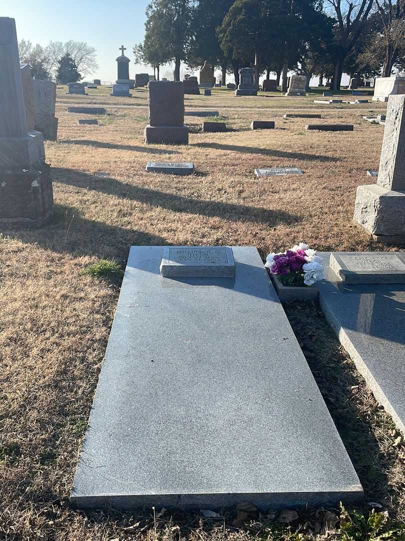 William H. C. Utech's grave. Photo 2