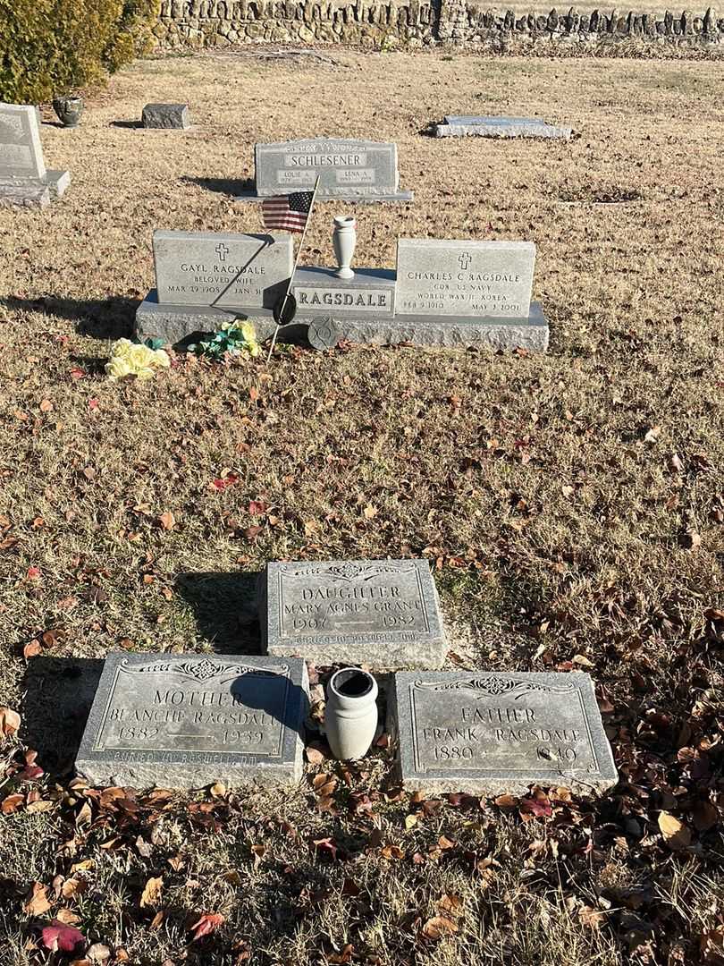 Blanche Ragsdale's grave. Photo 3