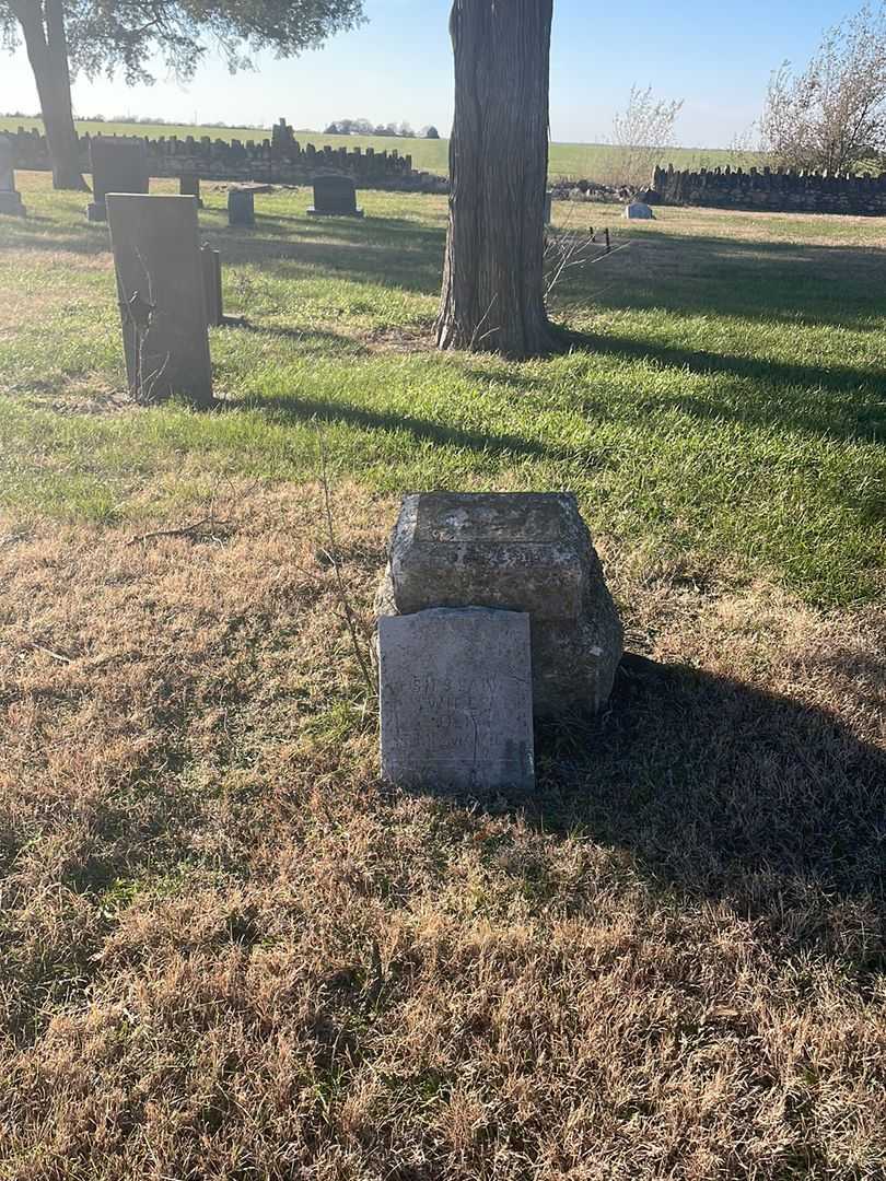 Sussan Manies's grave. Photo 2