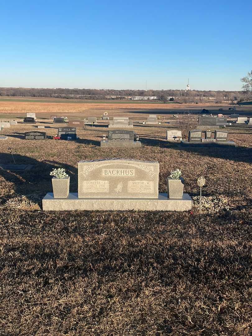 Loretta J. Backhus's grave. Photo 2
