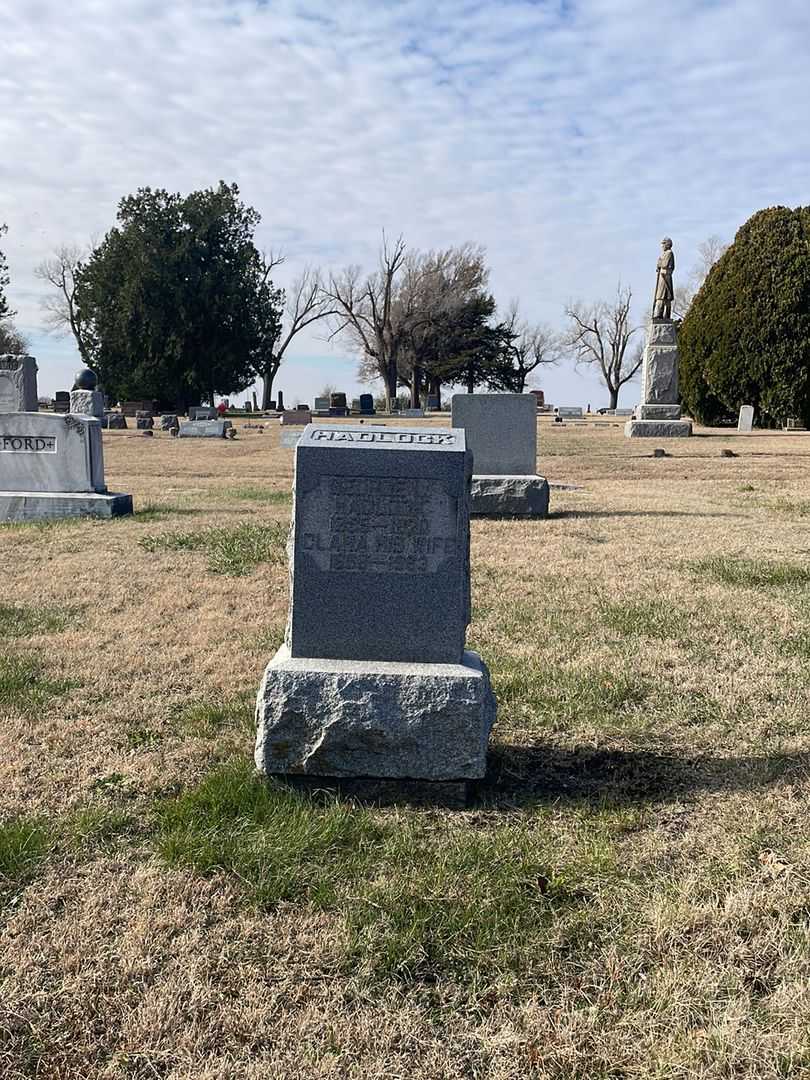 Clara Hadlock's grave. Photo 2