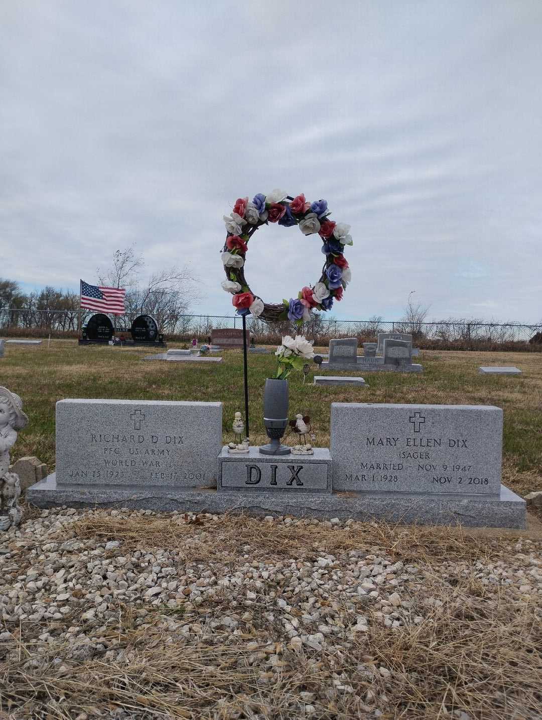 Mary Ellen Sager Dix's grave. Photo 1