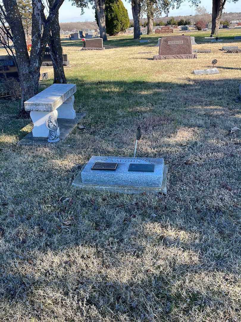 Charles Kenneth Vaughn's grave. Photo 2