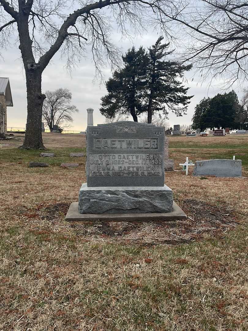 Emma Daetwiler's grave. Photo 2