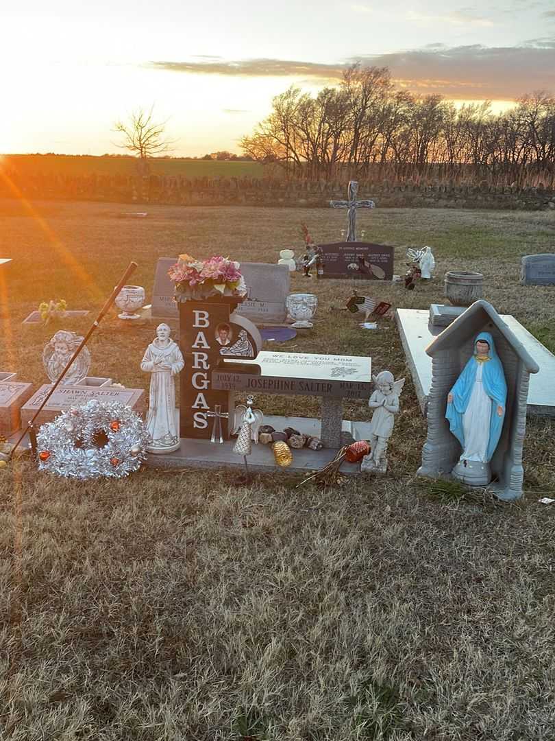 Josephine Salter Bargas's grave. Photo 2