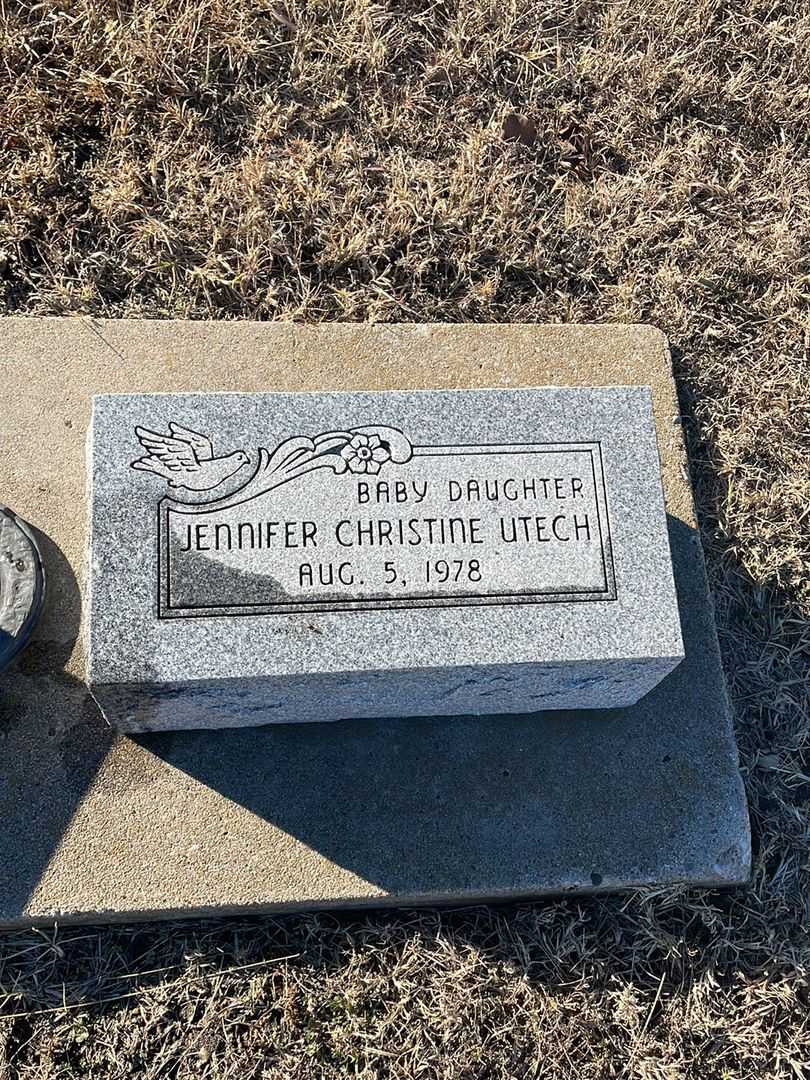 Jennifer Christine Utech's grave. Photo 1
