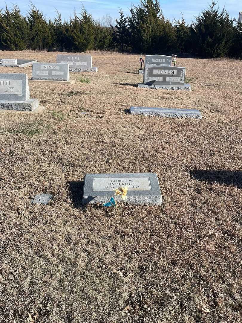 George W. Underhill's grave. Photo 2
